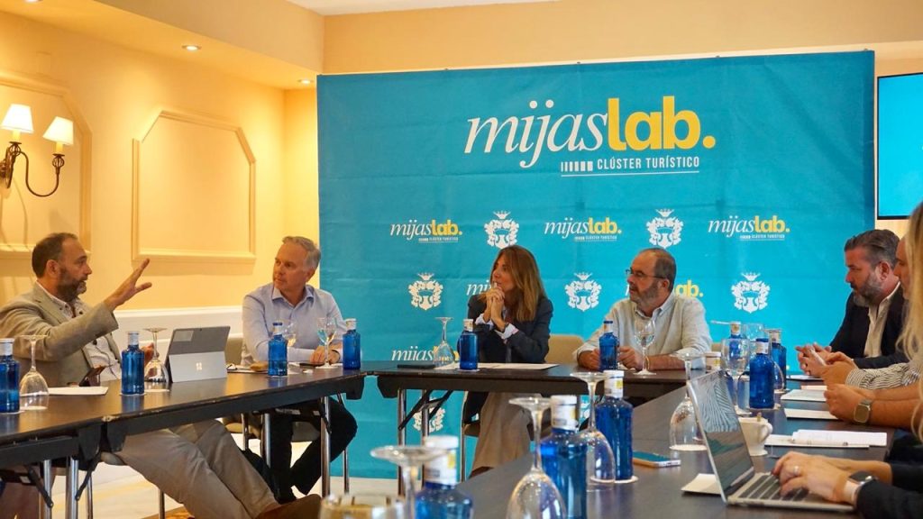 El Mijas Lab celebra los resultados de una muy satisfactoria temporada alta turística y analiza la política promocional para 2027